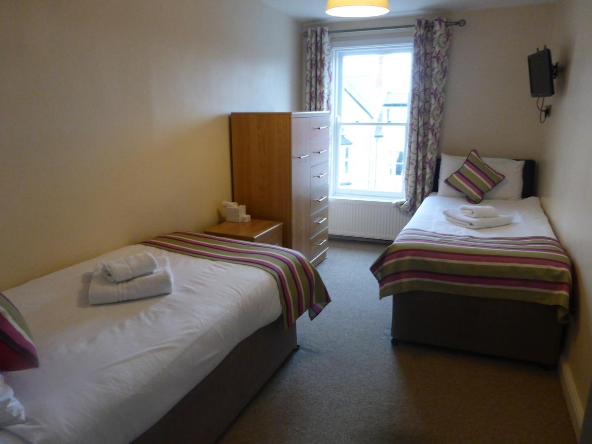 Harry's & Restaurant Hotel 2*