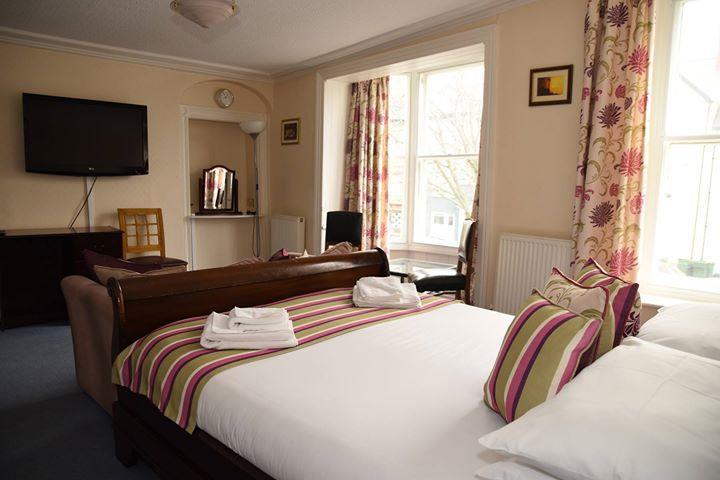 Harry's & Restaurant Hotel 2*