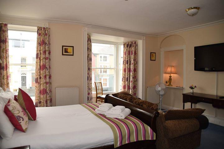 Harry's & Restaurant Hotel